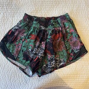 hottie hot lululemon shorts